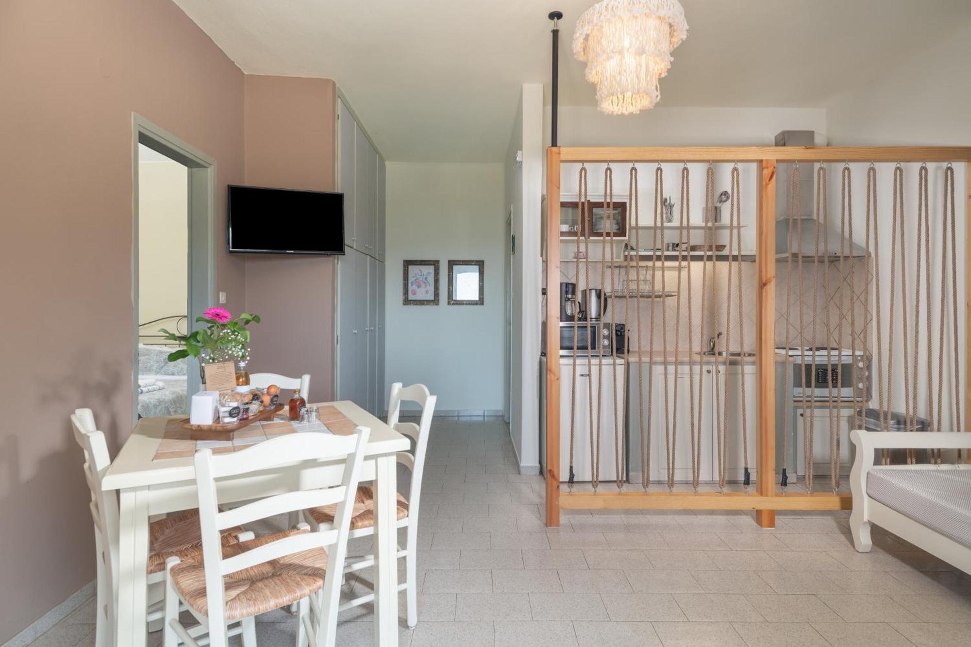 Adrakos Apartments (Adults Only) เอลุนดา ภายนอก รูปภาพ