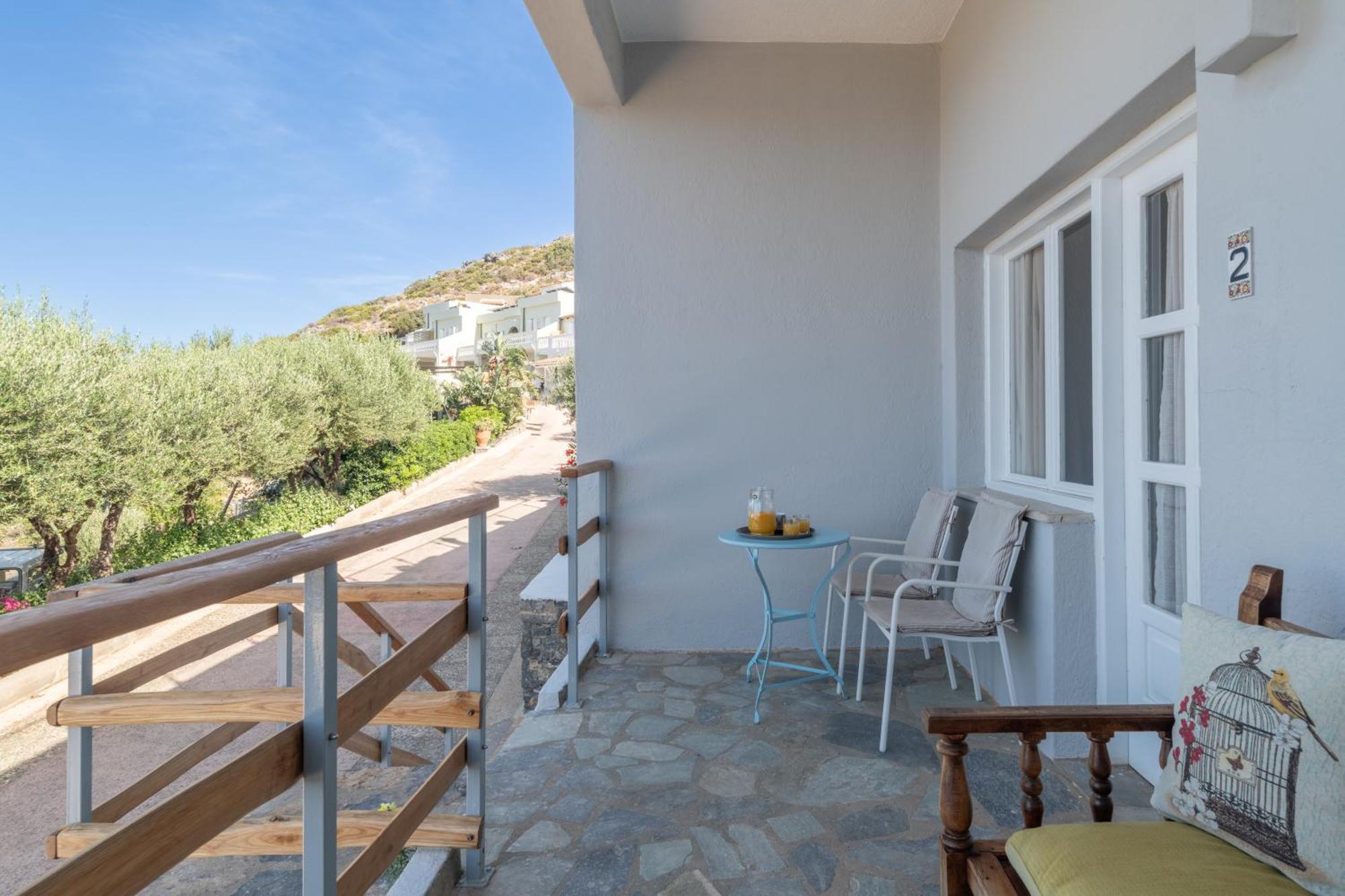 Adrakos Apartments (Adults Only) เอลุนดา ภายนอก รูปภาพ